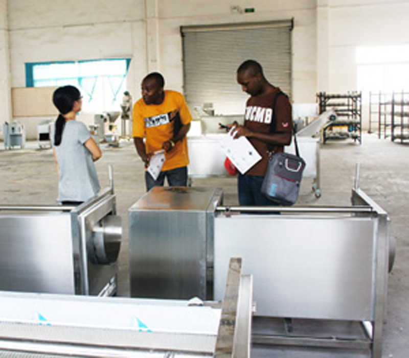 Nuestra empresa proporciona equipos de limpieza y transporte de cebolla para clientes de Kenia 2