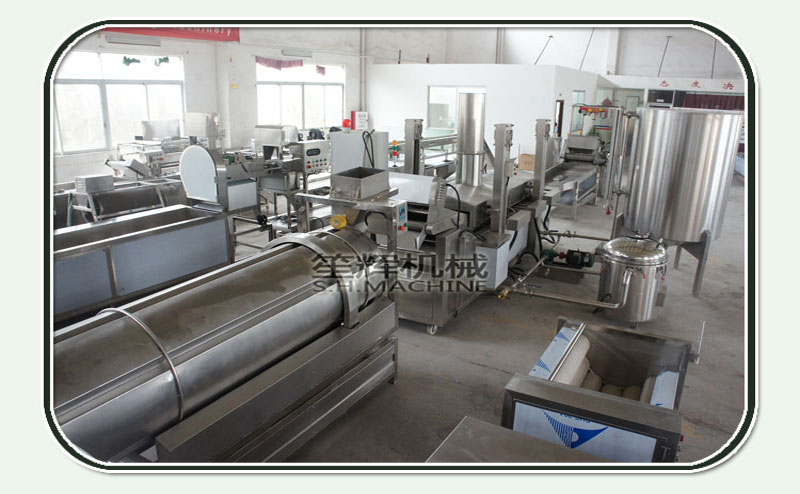 L&iacute;nea de producci&oacute;n de papas fritas.