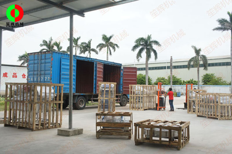 El Sr. Wang orden&oacute; que se completara sin problemas la l&iacute;nea de producci&oacute;n de limpieza de v&oacute;rtices de frutas y verduras 2