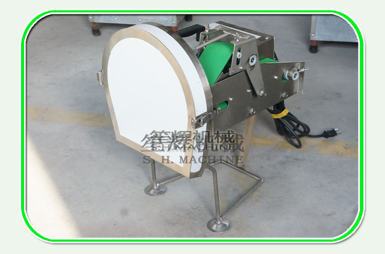 El restaurante occidental de los Amigos de Internet usa una cortadora.